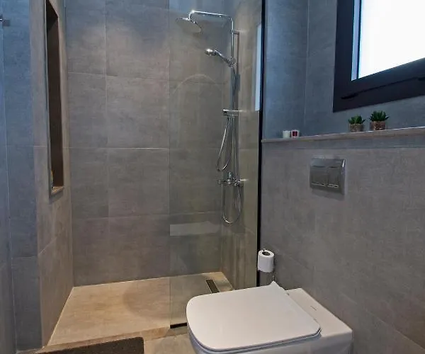 Ollystays-heated Jacuzzi, Fanadir Marina Luxury 1br, Walk To Kitesurf & Appartamento