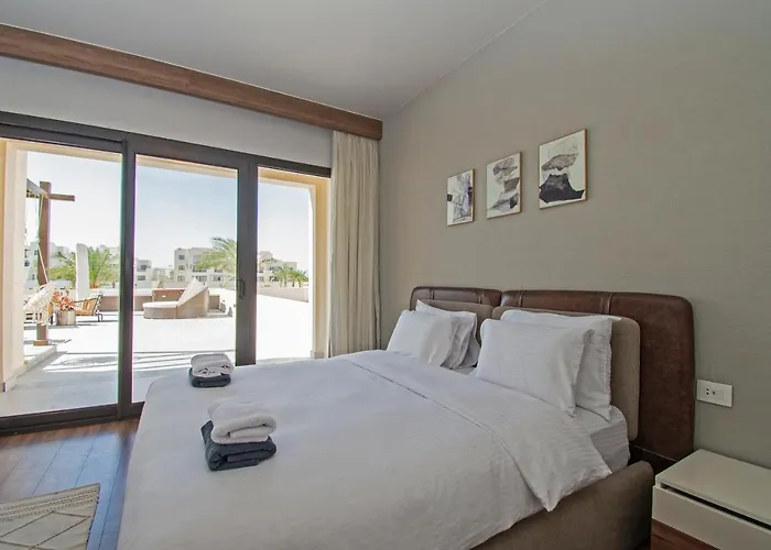 Ollystays-heated Jacuzzi, Fanadir Marina Luxury 1br, Walk To Kitesurf & Appartamento Hurghada