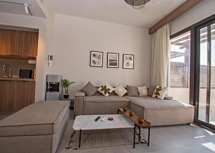 Ollystays-heated Jacuzzi, Fanadir Marina Luxury 1br, Walk To Kitesurf & * Hurghada