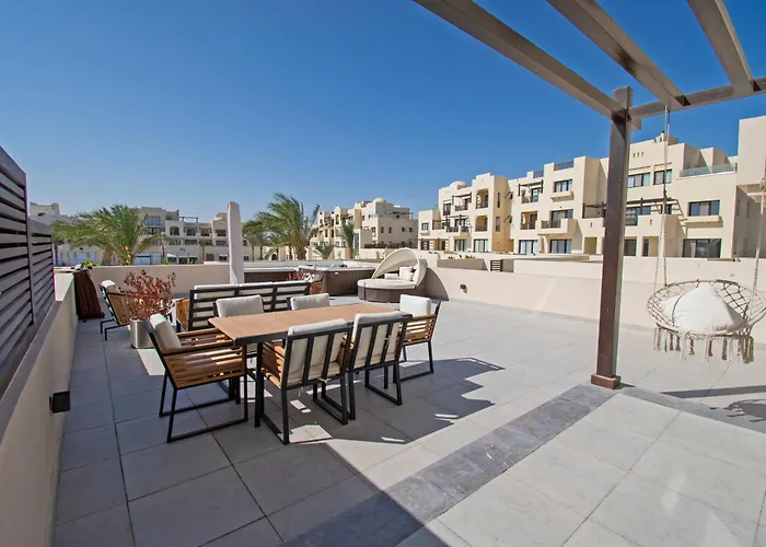 Ollystays-heated Jacuzzi, Fanadir Marina Luxury 1br, Walk To Kitesurf & *