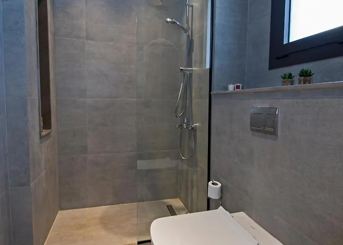 Ollystays-heated Jacuzzi, Fanadir Marina Luxury 1br, Walk To Kitesurf & Appartement Hurghada