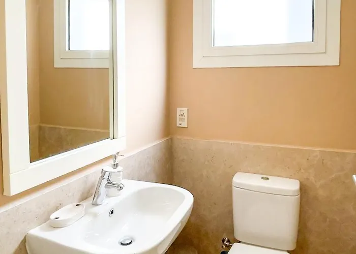 Ollystays-heated Jacuzzi, Fanadir Marina Luxury 1br, Walk To Kitesurf & Appartement *